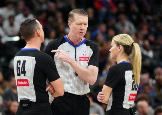 秒以内, 而对裁判大