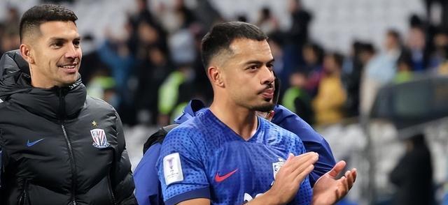 争冠重现曙, 戴伟浚的任, 浚两位中场